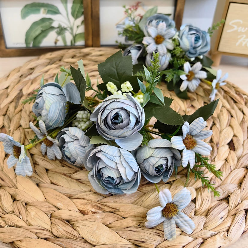 Искусственные цветы в Кирове | Цветы искусственные «Камелии с мелкоцветом», голубые, букет